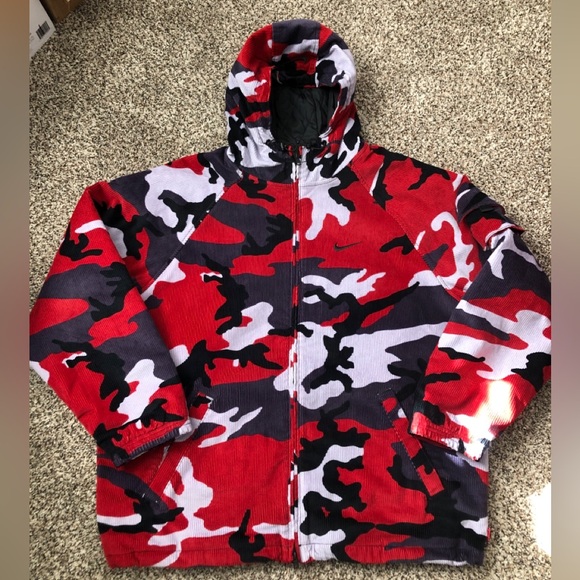 Supreme Nike corduroy full zip hooded jacket. Red camo. Size Lg.  W/ StockX tag - Picture 2 of 13